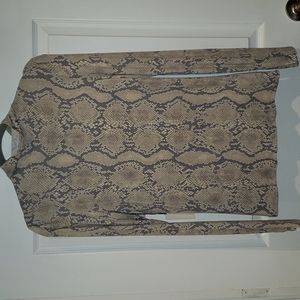 Aritzia long sleeve turtleneck size small